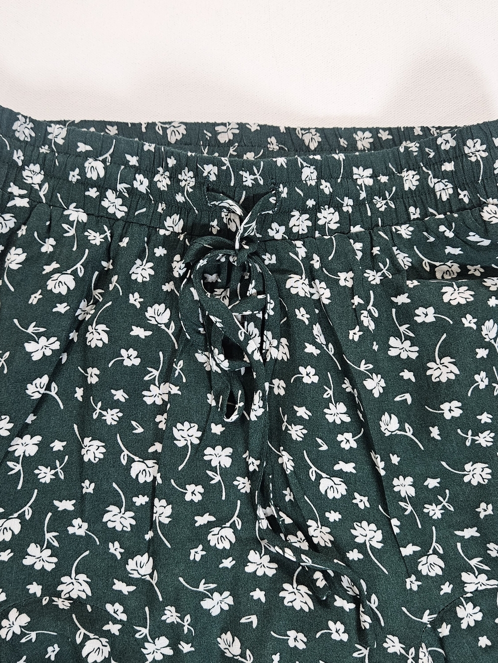Princess Polly Mini Skirt Womens Size 2 Green White Floral Y2k Cottagecore - Picture 2 of 6